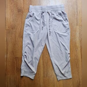 Women's Capris with Drawstring Waist